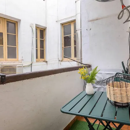 22ara1051- 4br Flat In The Center